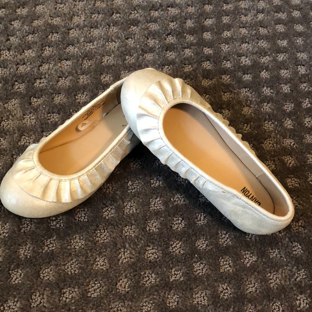 Girl’s Silver Harper Canyon Flats!